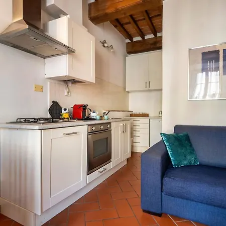 Guest house La Dimora Nell'anfiteatro Superior And Self Check In Elevator Air Conditioning 4*