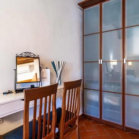 Guest house La Dimora Nell'anfiteatro Superior And Self Check In Elevator Air Conditioning