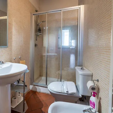 La Dimora Nell'anfiteatro Superior And Self Check In Elevator Air Conditioning Guest house
