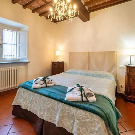 Guest house La Dimora Nell'anfiteatro Superior And Self Check In Elevator Air Conditioning Lucca